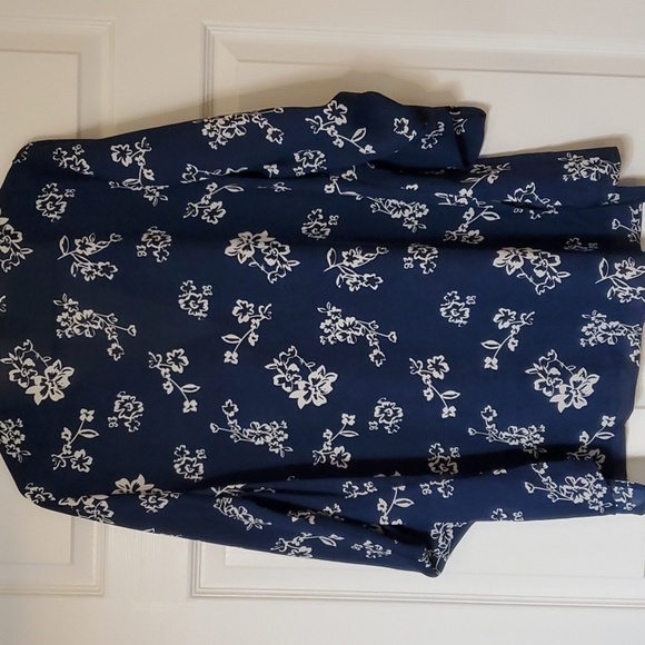 Terra & Sky navy and white floral Hi-lo tunic top Size (0X) 14W 3/4 sleeve - Picture 3 of 11